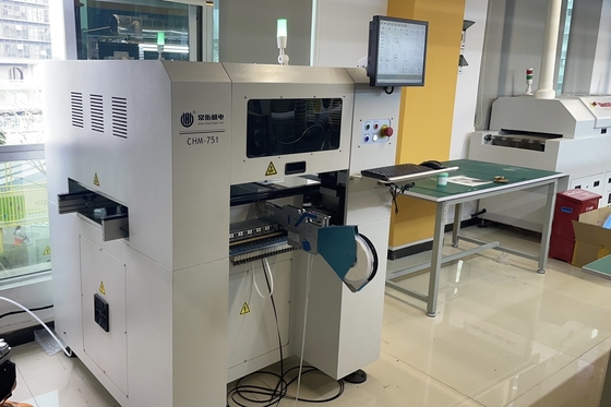 Línea SMT media con impresora de pantalla 3250 6 cabezas SMT Pick And Place Machine 830 Horno de reflujo