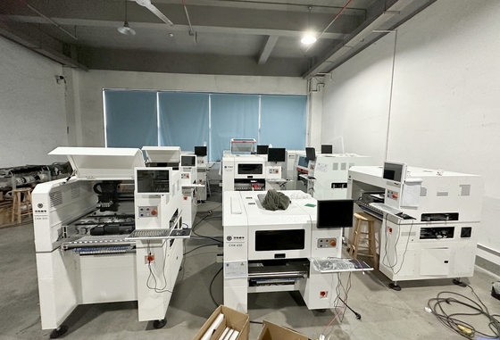 Charmhigh Alta precisión 4 cabezas SMT Selección y colocación máquina cambio automático de boquilla CPKCPK≥1.0