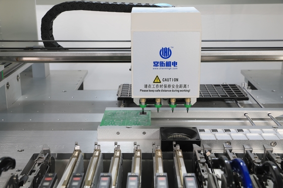 4 cabezas 60 alimentadores CHMT560P4 Máquina de montaje de chips SMT de escritorio