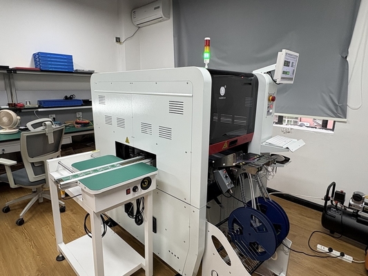 La selección de SMT de 6 cabezas y la boca auto de la máquina CHM-750 del lugar cambian 0201 perfectos